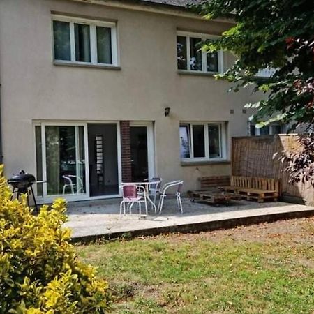 Maison Centre De Bellegarde Avec Jardin Et Terrasse Equipee D'Un Salon De Jardin Et D'Un Barbecue Cuisine Equipee 3 Chambres Avec 2 Lits Double 140X190 Et 2 Lits Simple Chauffage Poele A Granules Parking Gratuit Devant La Maison Bellegarde-du-Loiret Exterior photo